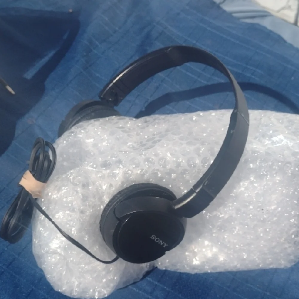 Sony 1-7-1Black Wired Headphones NWOT